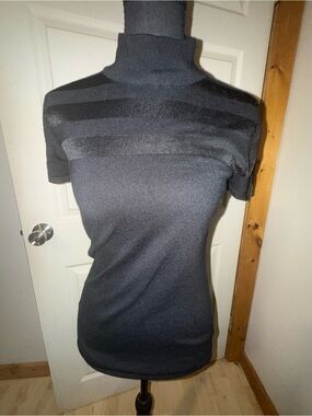 Carmen Marc Valvo Black Short-Sleeve Mock Turtleneck Knit Top, Size S